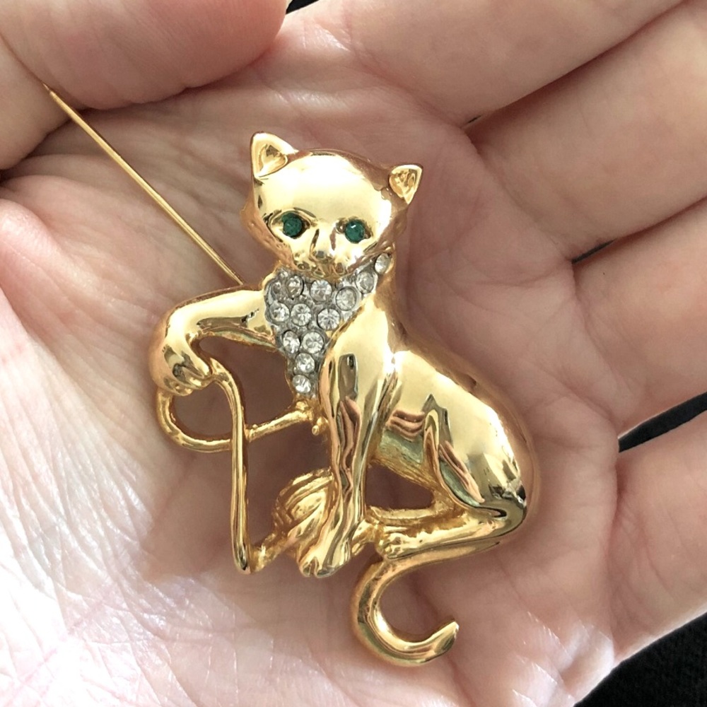 Karma is a Cat Pin Brooch Ball of yarn green eyes- Sassy and Classy